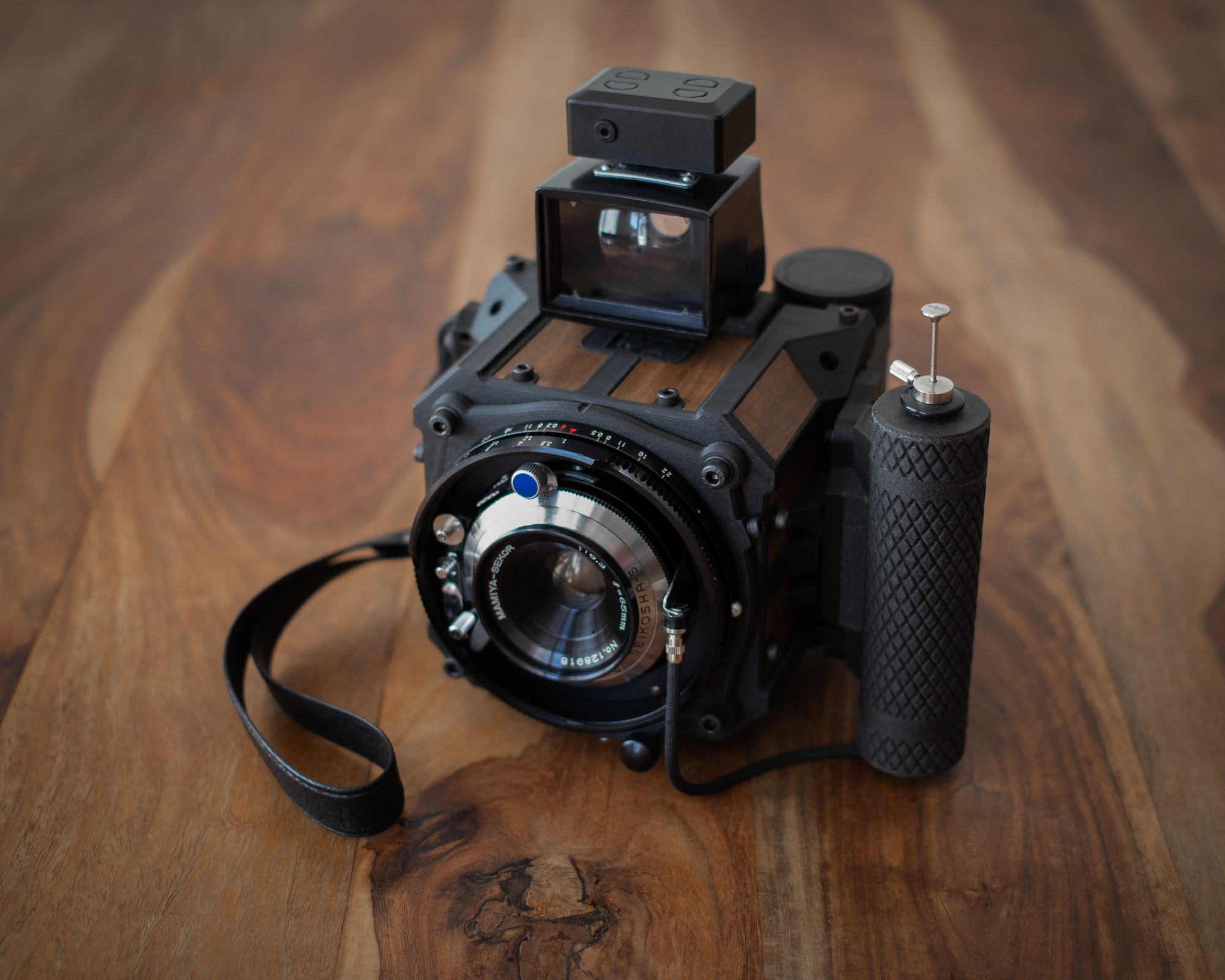 Photographers’ Stories 2. – How can a VR developer’s creativity manifest in a 3D printed camera?