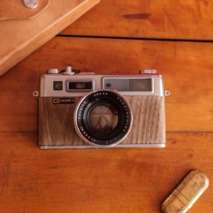 Yashica Electro 35 with white ash veneer inlay